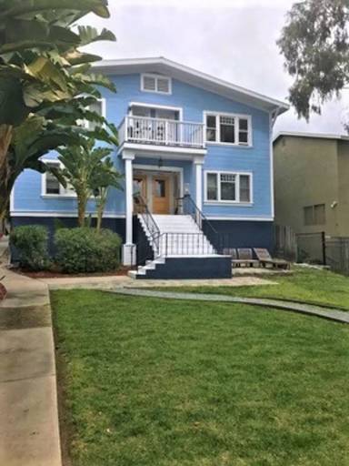Main picture of 3042 Broadway