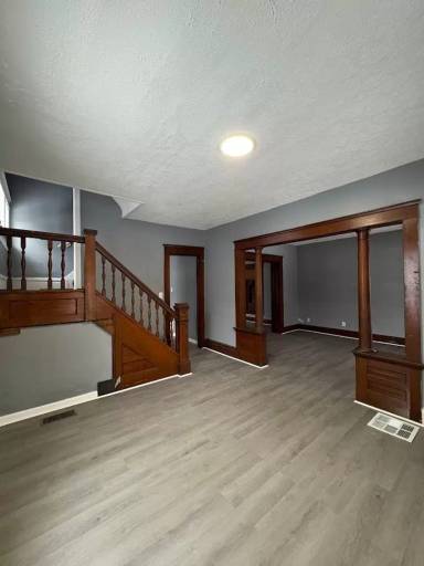 Main picture of 705 Kling St