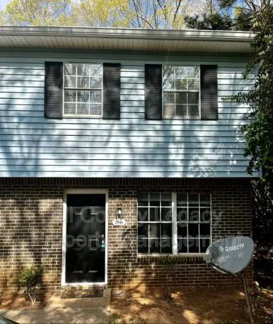 Main picture of 2940-2946 Spruce Cir