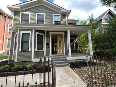 Main picture of 3811 Franklin Blvd