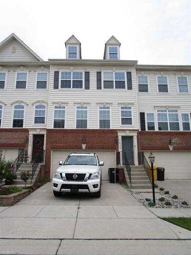 Main picture of 7425 Macon Dr