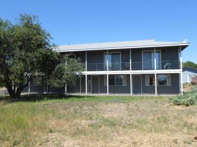 Main picture of 2903 SW Meadow Ln