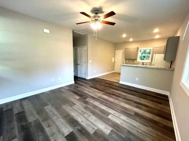 Main picture of 3101-3103 Woods Pl