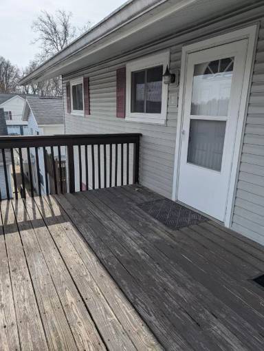 Main picture of 209 W Oak St