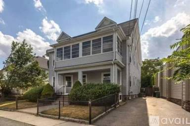 Main picture of 40 Prentiss St