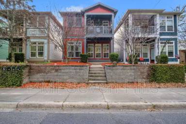 Main picture of 828 N Duval St