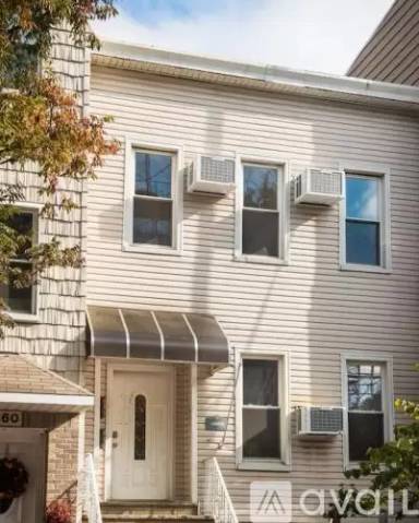 Main picture of 358 Leonard St