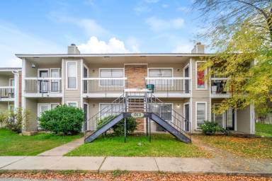 Main picture of 1913 W Loop