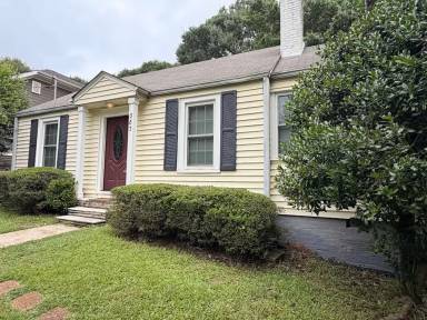 Main picture of 383 Deering Rd NW