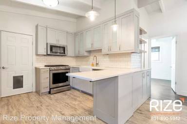 Main picture of 1156 E Cutler Rd