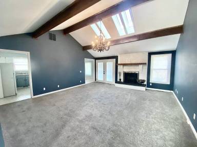 Main picture of 3975 W Lombard St