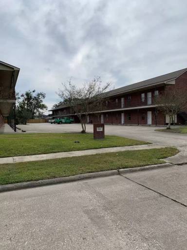 Main picture of 121 W Lagrange St