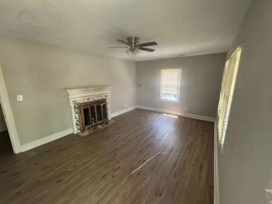 Main picture of 5010 Ike St