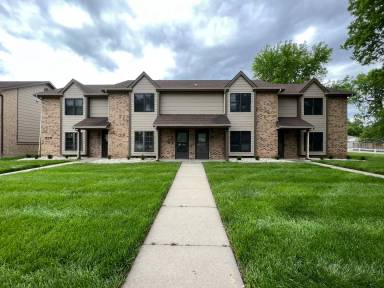 Main picture of 737 W 8th St