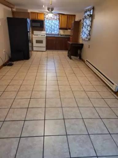 Main picture of 916 1/2 E 21st St