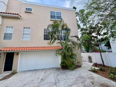 Main picture of 509 S Matanzas Ave