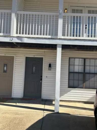 Main picture of 12 Villa Ln