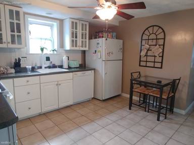 Main picture of 8 Kensington Ave