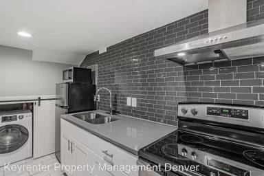 Main picture of 1156 S Steele St