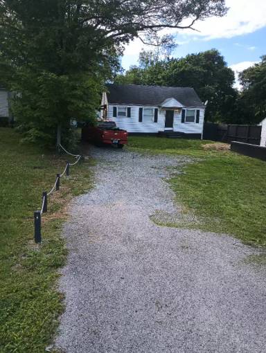 Main picture of 989 Briley Pkwy