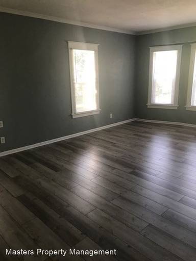 Main picture of 3360 Maple St