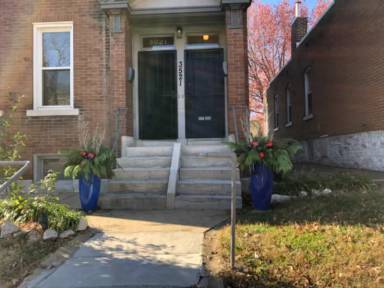 Main picture of 3537 Giles Ave