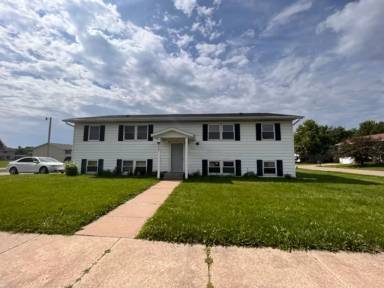 Main picture of 885 W 61st St