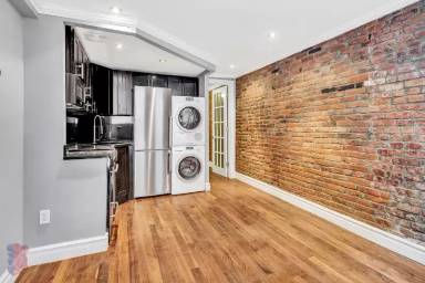 Main picture of 218 Avenue A