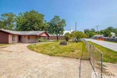 Main picture of 2903 Pikewood