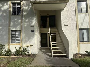 Main picture of 209 Pine Ct