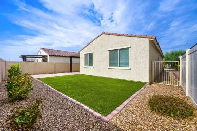 Main picture of 6830 Laguna Blanca St