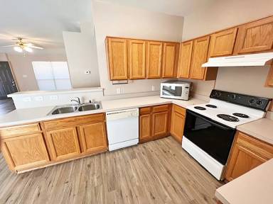 Main picture of 821 Savage Dr