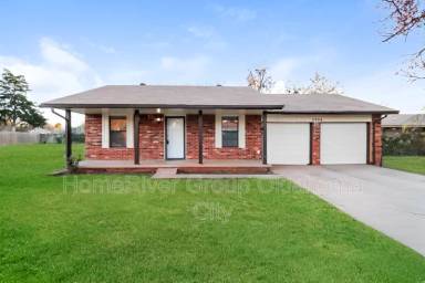 Main picture of 3304 Eastwood Cir