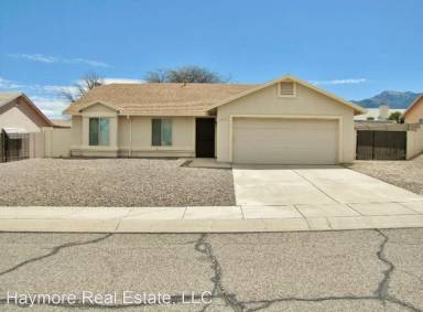 Main picture of 2490 Thunderbird Dr