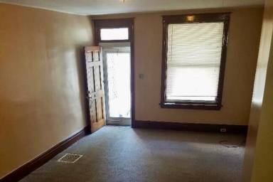Main picture of 1837 Zarker St