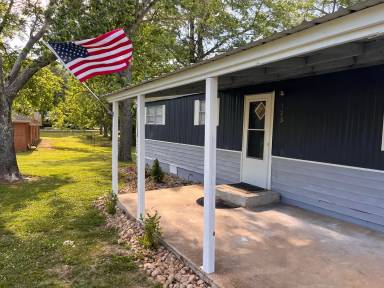 Main picture of 123 Miller Ln