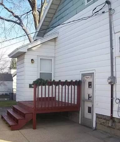 Main picture of 382 1/2 Lincoln Ave