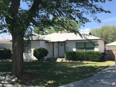 Main picture of 1421 W Ivyton St