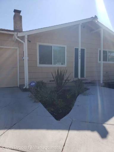 Main picture of 2762 Wood Violet Way