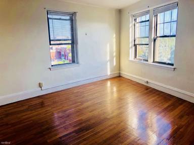 Main picture of 349 Pleasant St