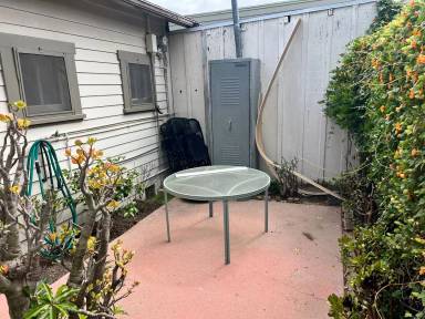 Main picture of 411 E Anapamu St