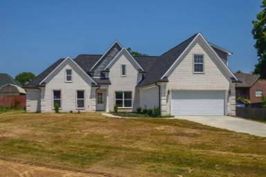Main picture of 68 Hays Run