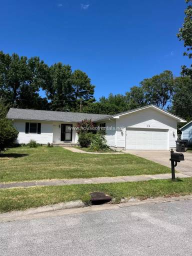 Main picture of 619 S Surrey Ln