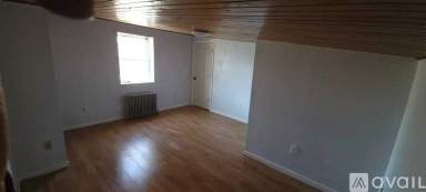 Main picture of 99 Lark St