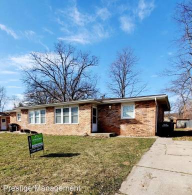 Main picture of 3312 Oakwood St
