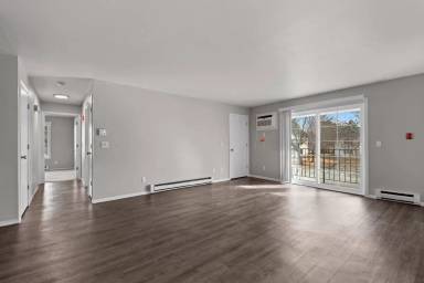 Main picture of 10-41 Fountain Cir