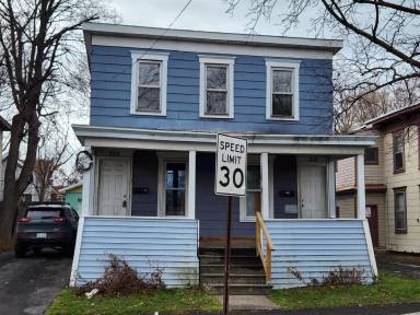 Main picture of 818-820 Oak St