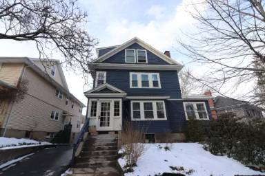 Main picture of 108 University Rd
