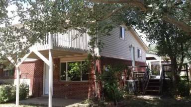 Main picture of 706 W Cleveland Cir