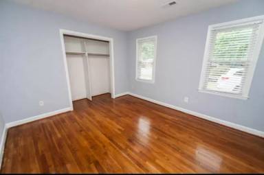 Main picture of 219 Lakewood Dr